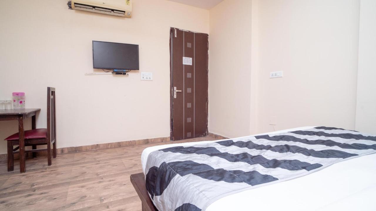 Hotel Gs International Couple Friendly At Delhi University Νέο Δελχί Εξωτερικό φωτογραφία